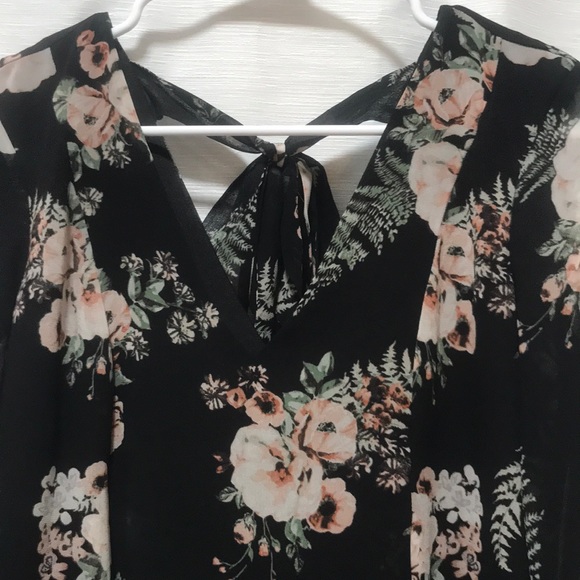 BCBG Bow Tie Back Shift Dress - Picture 4 of 4